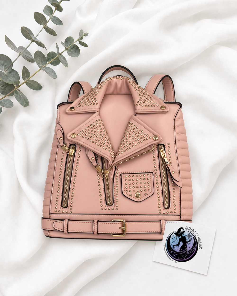 Mochila rosa estilo biker con tachuelas — Rumbo de Brujas