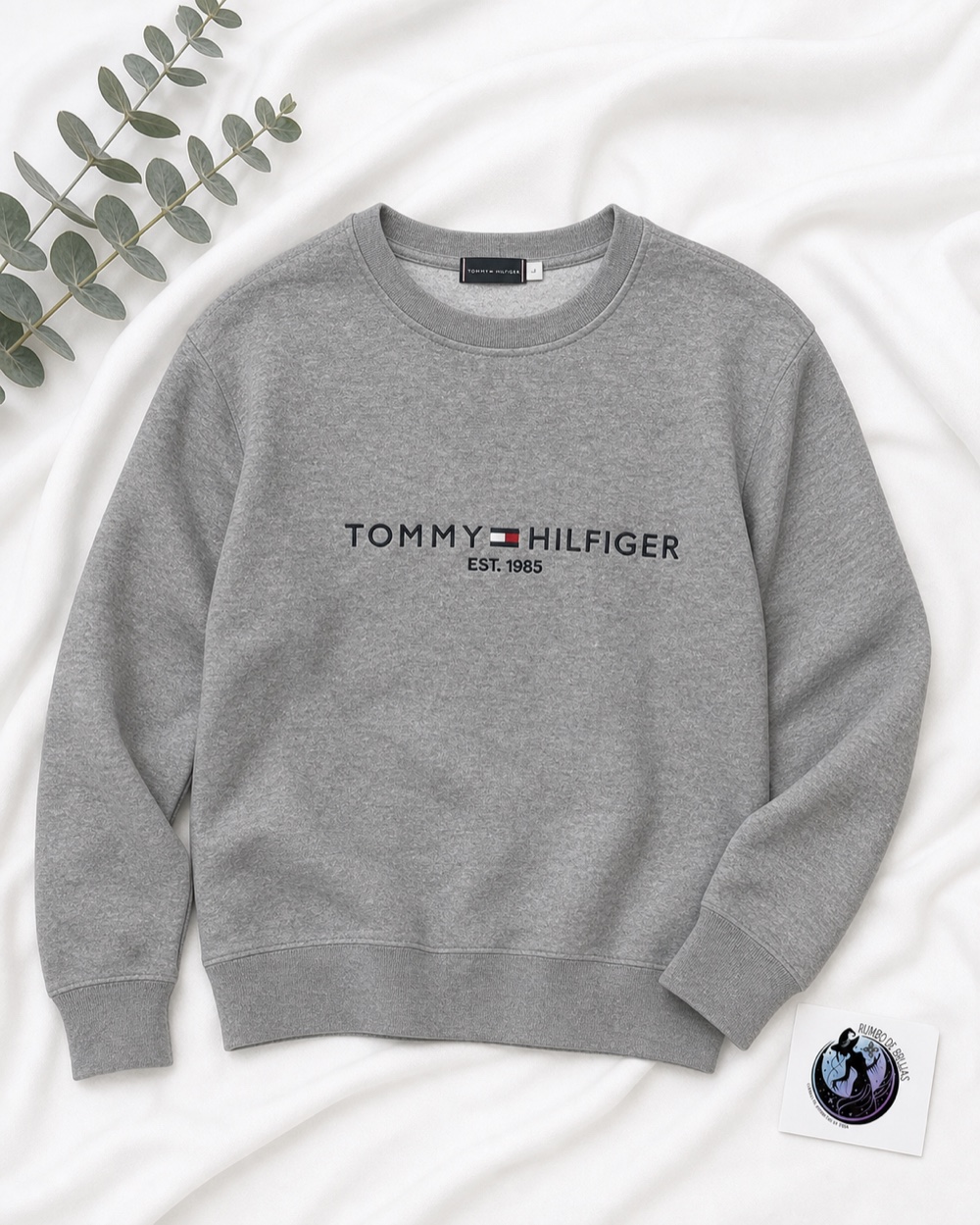 Sudadera gris con logotipo Tommy Hilfiger — Rumbo de Brujas