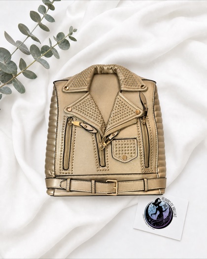 Mochila dorada estilo biker con tachuelas — Rumbo de Brujas