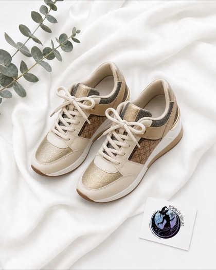 Zapatilla beige y dorada con cuña interior — Rumbo de Brujas