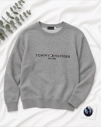 Sudadera gris con logotipo Tommy Hilfiger — Rumbo de Brujas