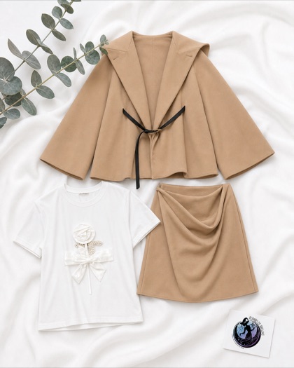 Conjunto beige de camiseta, chaqueta y pantalón corto — Rumbo de Brujas
